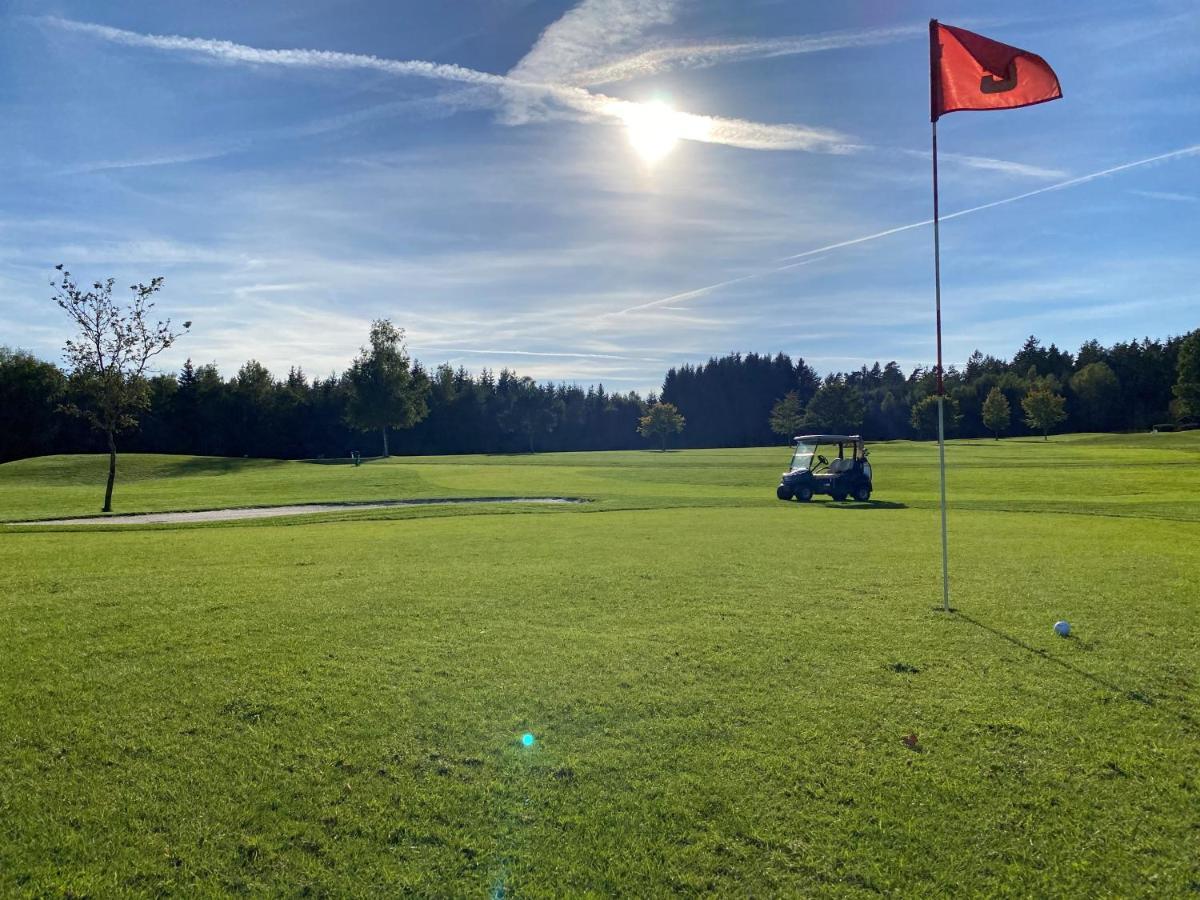 Barrierefreie Ferienwohnungen In Der Naehe Der Golf- Und Freizeitanlage Mudau Екстериор снимка